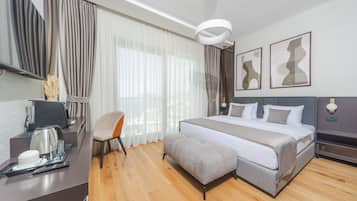 Caja de seguridad en la habitación, wifi gratis y ropa de cama