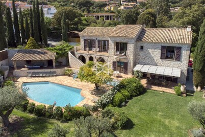 Villa 5 min walk from Pramousquier Beach