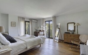 6 bedrooms, WiFi, bed sheets