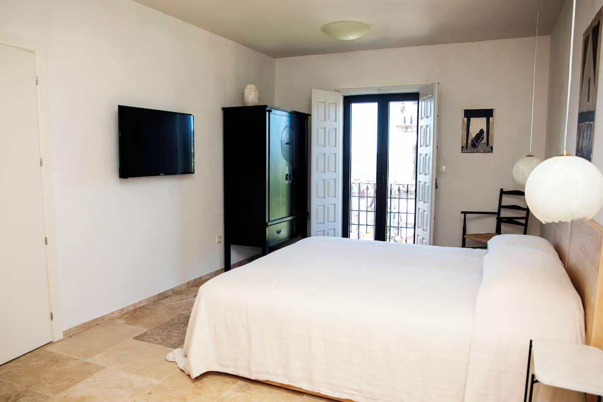 Habitación Deluxe con 1 cama matrimonial o 2 individuales, vista a la montaña | 1 habitación, sábanas de algodón egipcio y ropa de cama de alta calidad