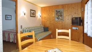 Unclassified image, 5 of 16, button - Wifi, Ground floor, terrace, tv, 32m², Les Gets (Les Gets)