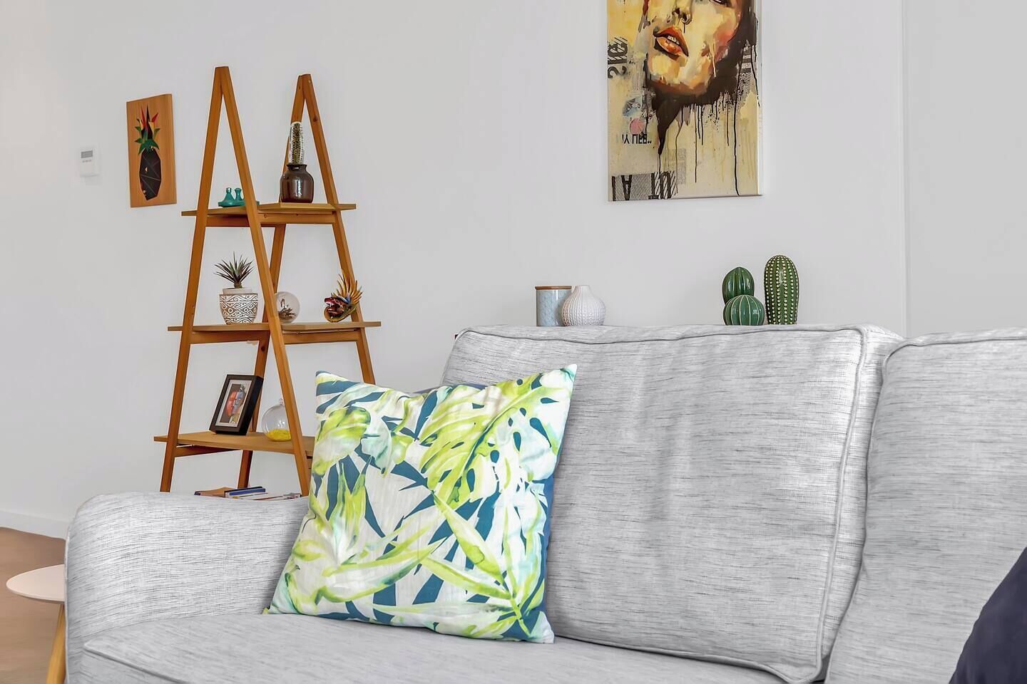 The Hindmarsh Hotel Style Pad With Hills Panorama - Unley
