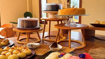 Free daily buffet breakfast