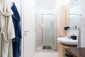 Apartment | Bathroom