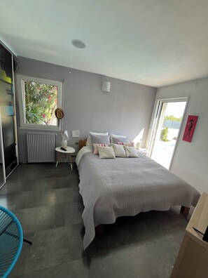3 bedrooms, iron/ironing board, WiFi, bed sheets - 3 Bedroom Villa in Pignan (Pignan)