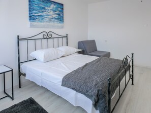 1 chambre, coffres-forts dans les chambres, bureau