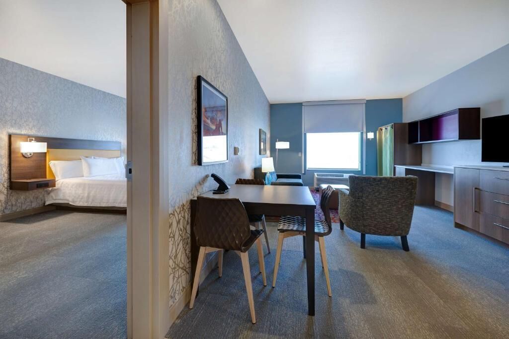 Unwind In Vegas Style! Outdoor Pool, Free Breakfast, Pet-friendly! - 라스베이거스, NV