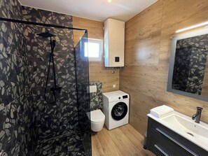Shower, hair dryer, bathrobes, slippers - Holiday house Lole (Kastel Novi)