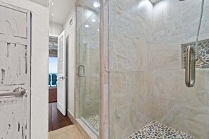 Shower, hair dryer, towels - Private Beachfront Home | Sleeps 12 | Balconies, Kayaks & Ocean Views (Port St. Joe)