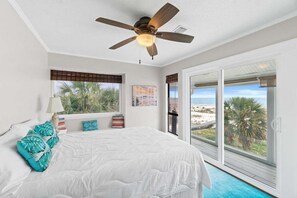 5 bedrooms, free WiFi, bed sheets - Private Beachfront Home | Sleeps 12 | Balconies, Kayaks & Ocean Views (Port St. Joe)