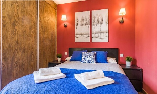 2 chambres, fer et planche à repasser, lit de bébé portatif, Wi-Fi