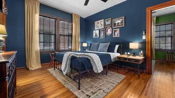 3 bedrooms, desk, iron/ironing board, travel crib