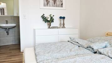 1 quarto, escrivaninha, Wi-Fi de cortesia, roupa de cama