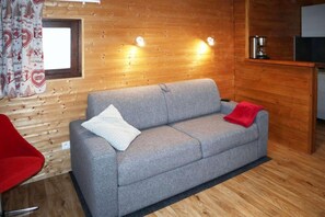 Living area - 100m from ski slopes, 1st floor, view valley, tv, ski locker, 20m², Les Orres (Les Orres)