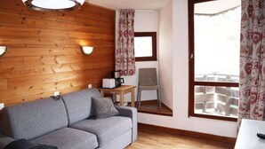 Unclassified image, 4 of 8, button - 100m from ski slopes, 4th floor, balcony, tv, ski locker, 25m², Les Orres (Les Orres)