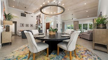 Luxury House, 4 Bedrooms, Patio, Poolside | Dining room