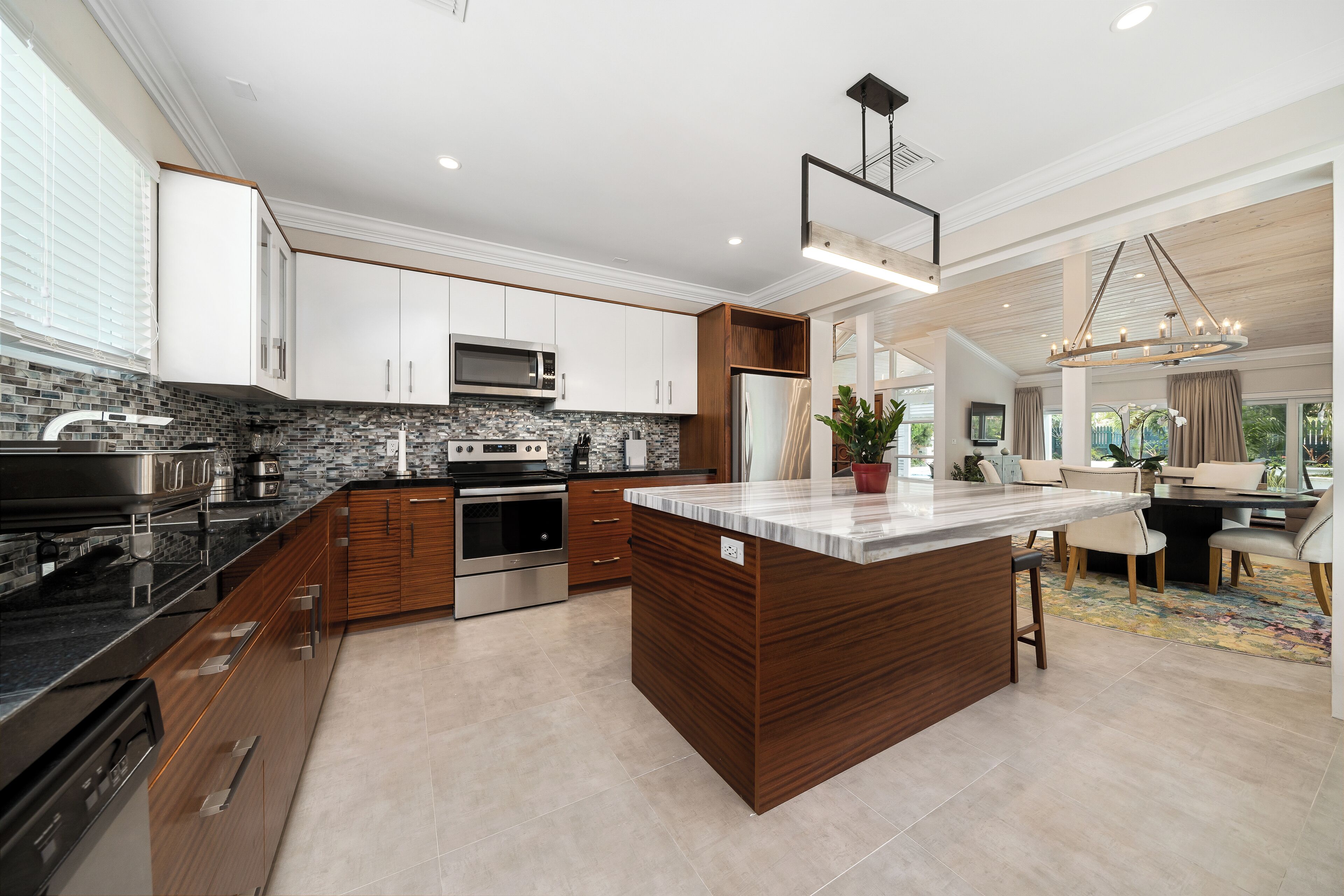 Luxury House, 4 Bedrooms, Patio, Poolside | Private kitchen | Full-size fridge, microwave, oven, stovetop