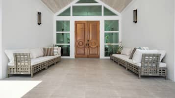 Pintu masuk properti