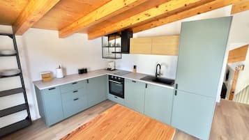 Luxury-Apartment, 1 King-Bett und Schlafsofa, Whirlpool, Meerblick | Eigene Küche