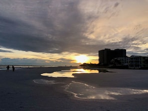 Liegestühle, Strandtücher