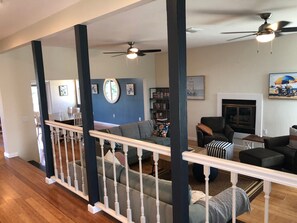 TV connectée, jeux vidéo, lecteur de DVD, baby-foot