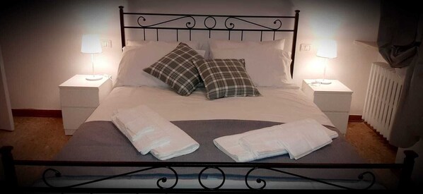 Comfort Double Room, Non Smoking | Desk, free WiFi - Locanda VEVE' (Aulla)