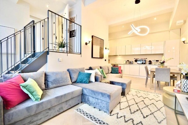 TV - Fulham Townhouse, 2 Baths, Parking, Breakfast (London)