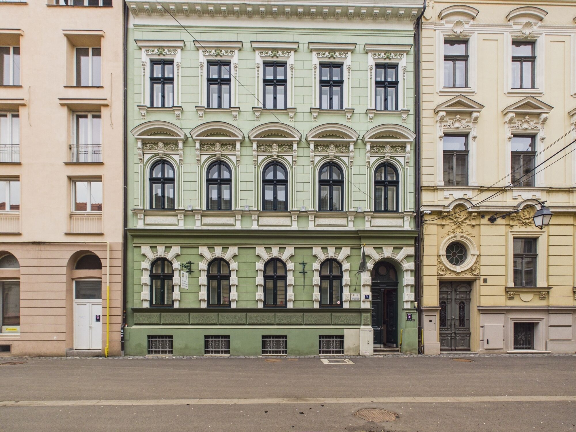 المنشأة من الخارج