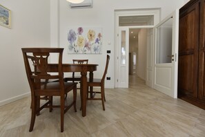 1 habitación, escritorio y wifi gratis 