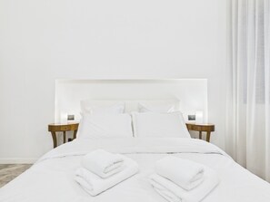 Deluxe Apartment | 1 bedroom, desk, free WiFi, bed sheets - ApartHotel No6 (Timisoara)