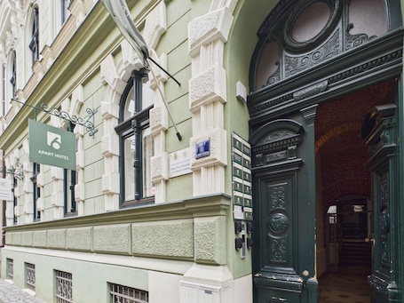 Esterni. ApartHotel No6