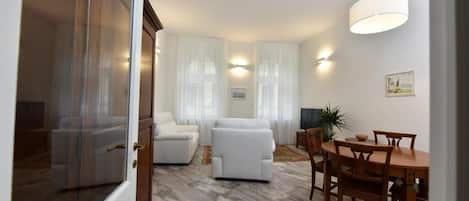 Deluxe Apartment | 1 bedroom, desk, free WiFi