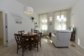 Deluxe Apartment | 1 bedroom, desk, free WiFi - ApartHotel No6 (Timisoara)