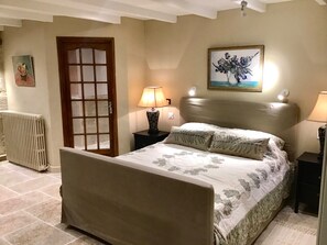 3 camere, ferro/asse da stiro, Wi-Fi gratuito, lenzuola