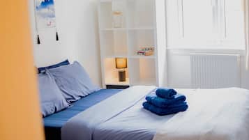 2 bedrooms, desk, iron/ironing board, WiFi