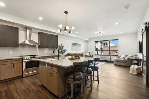 Brand New Nucleus Loft Near Glacier National Park