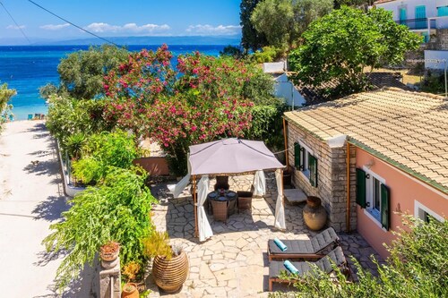 Levrecchio Beach Cottage