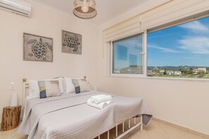 3 bedrooms, in-room safe, blackout curtains, soundproofing - Irene villa (Zakynthos)