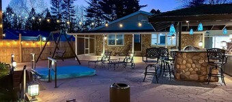 ~Lakeside Oasis~ Waterfront w/HotTub, Sauna & Dock