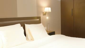1 bedroom, desk, laptop workspace, free WiFi