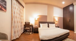 ห้องคลาสสิกดับเบิลหรือทวิน | โต๊ะทำงาน, พื้นที่ทำงานแบบใช้แล็ปท็อป, Wi-Fi ฟรี