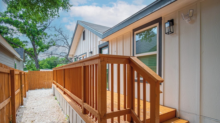 Spacious Delightful 4 BR/ 3 BA Close to Downtown