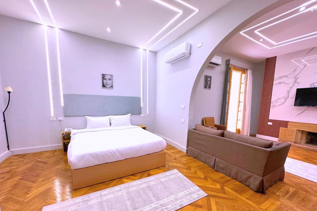 Executive Suite | Minibar, lydisolert, wi-fi (inkludert) og individuelt dekorert