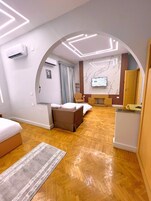 Executive Suite | Minibar, decoración individual, mobiliario individual