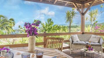 4 bedrooms, free cots/infant beds