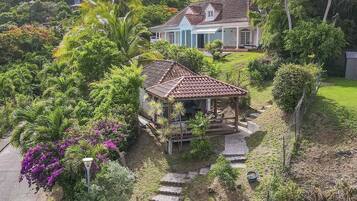 4 bedrooms, free cribs/infant beds