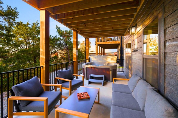 Terrace/patio - Fun & Lux Branson Fam Getaway! HotTub Slide Pools (Hollister)