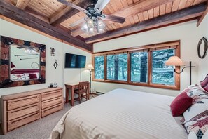 3 bedrooms, free WiFi, bed sheets - Beautiful Updated Corner Unit/Mountain Views (Keystone)