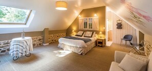 1 bedroom, WiFi, bed sheets - At the edge of the wood (Pommerit-le-Vicomte)