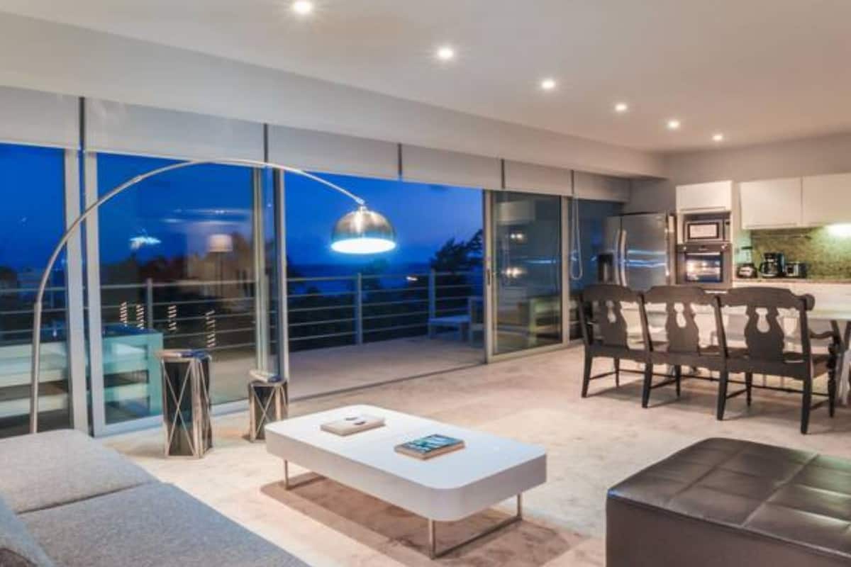 Comfort Apartment, Multiple Beds, Balcony | Living area